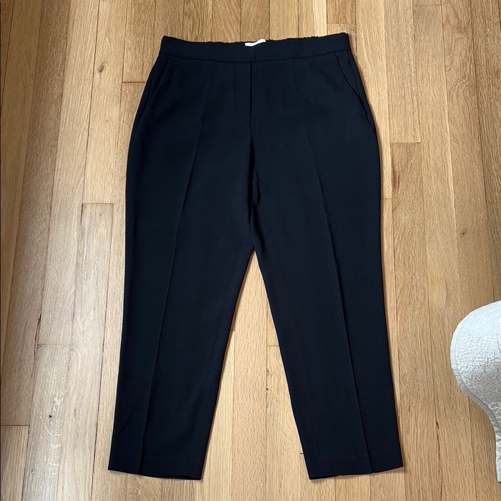 Aritizia Classic Black cropped Trousers